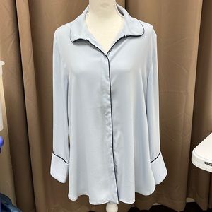 Chico’s size 2 (12/14) women’s blouse